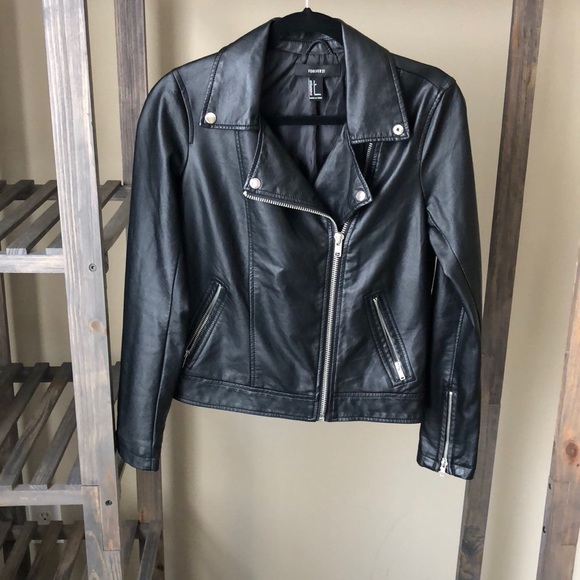 Forever 21 Jackets & Blazers - Forever 21 Faux Leather jacket